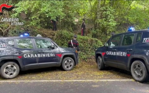 Arezzo, quarantenne trovato morto: indagini sui tagli al corpo