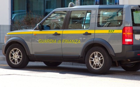 Sequestro di oro e contanti da parte della Guardia di Finanza