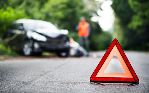 Incidente mortale e gravissimo in moto: due feriti gravi