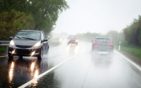 Temporali intensi, sospese attività all’aperto