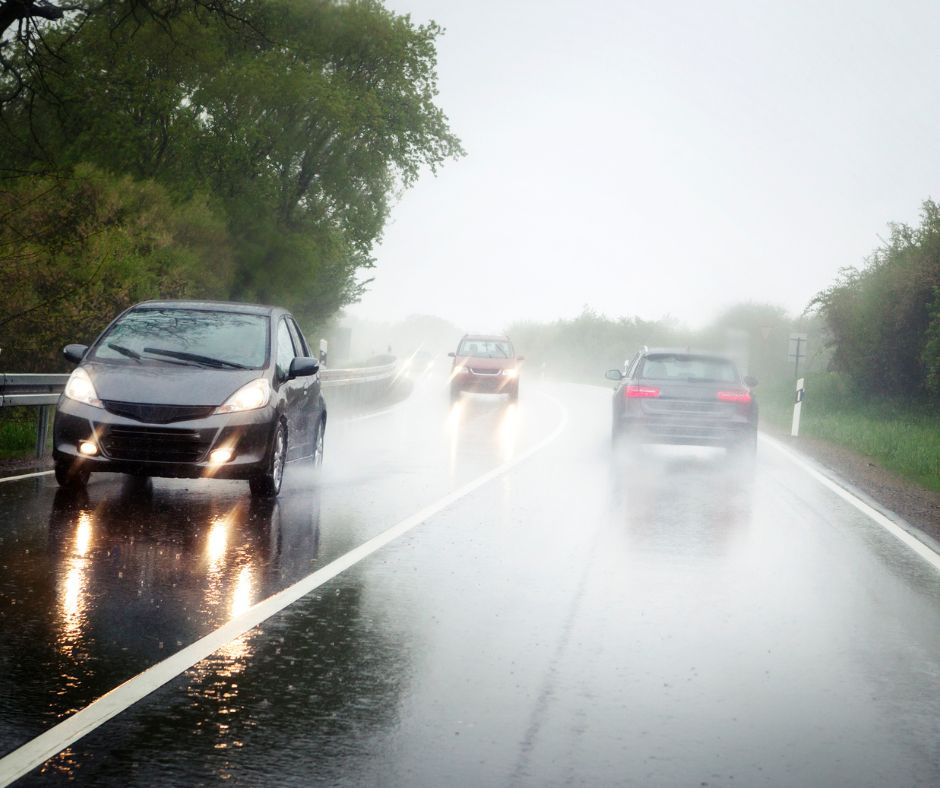 Temporali intensi, sospese attività all’aperto