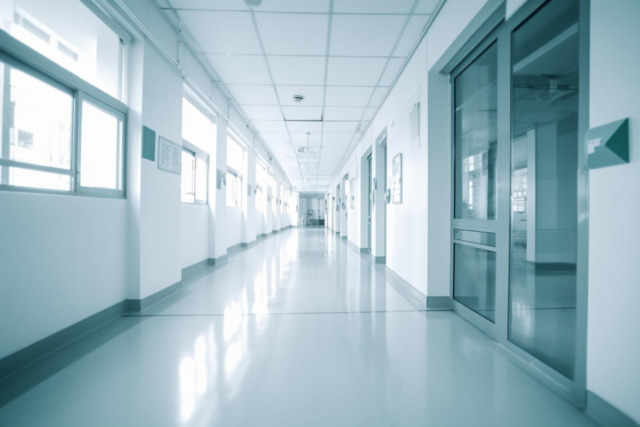 Un palazzo comunale si accende per la fibrosi cistica